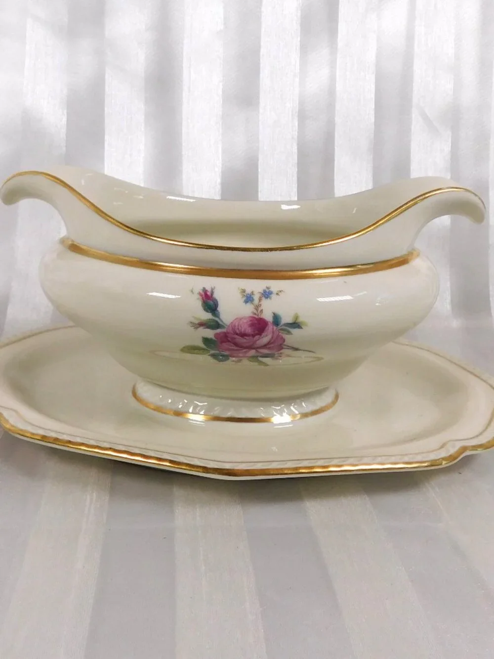 Royal Tettau Gravy Boat with Attached Underplate in Martha Washington # 26112